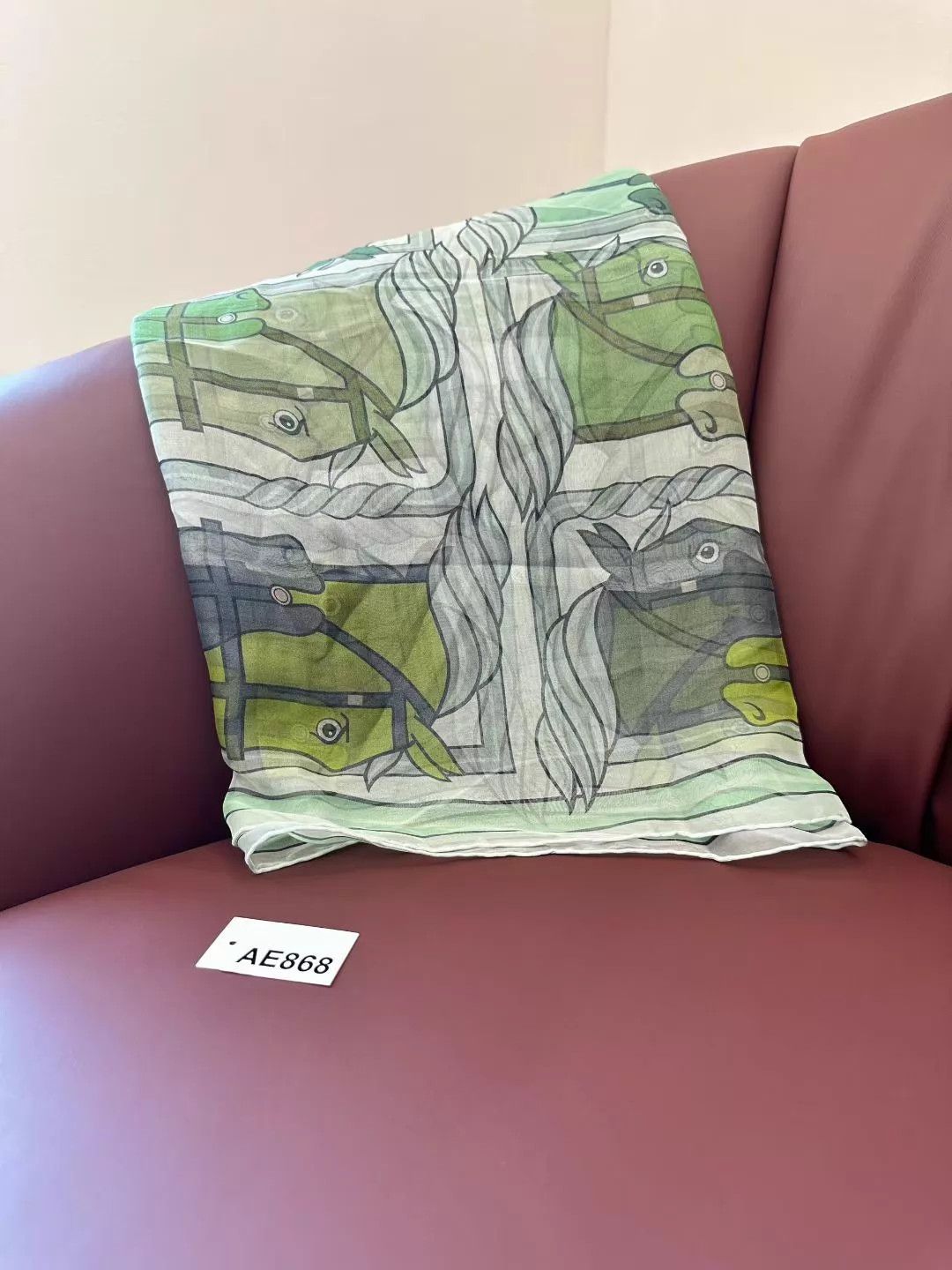 Hermes Hermès 1-sided Mulberry Silk Scarf 180x66 AE868 Size ONE SIZE - 2 Thumbnail