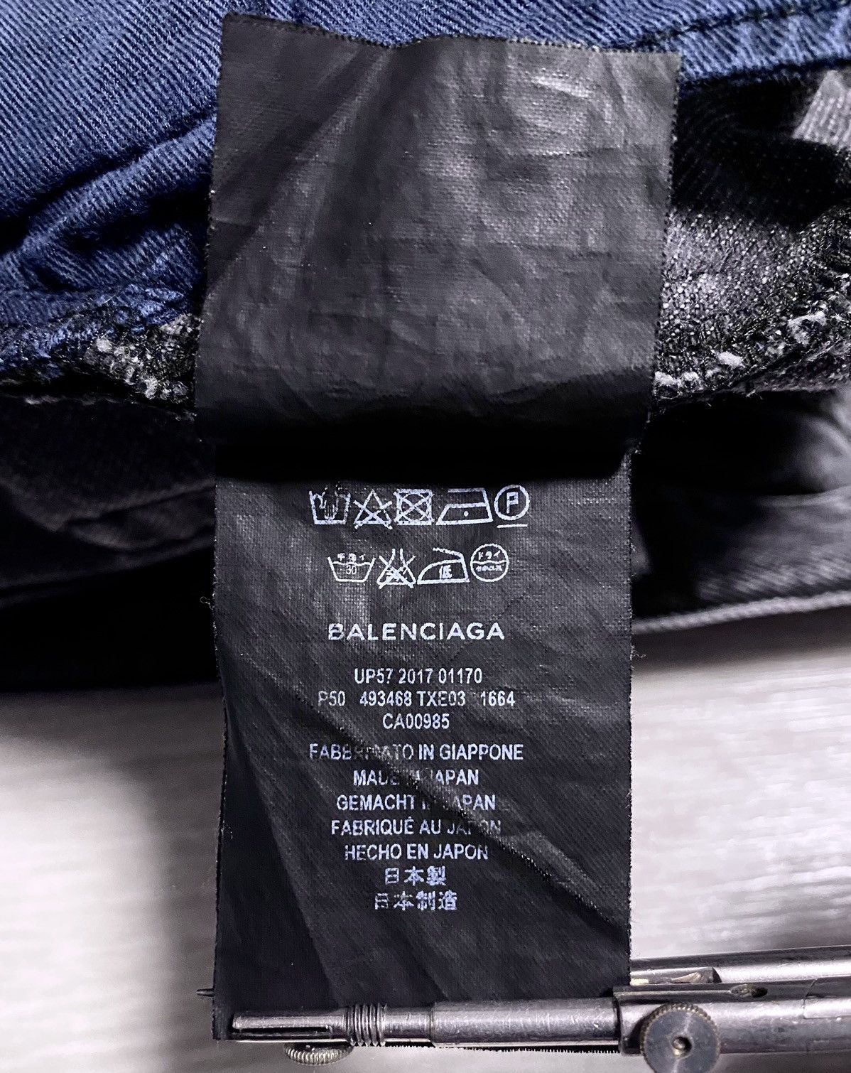 Balenciaga Unisex Balenciaga FW’17 Archetype Graphite Black Denim Jeans Size US 28 / EU 44 - 18 Thumbnail