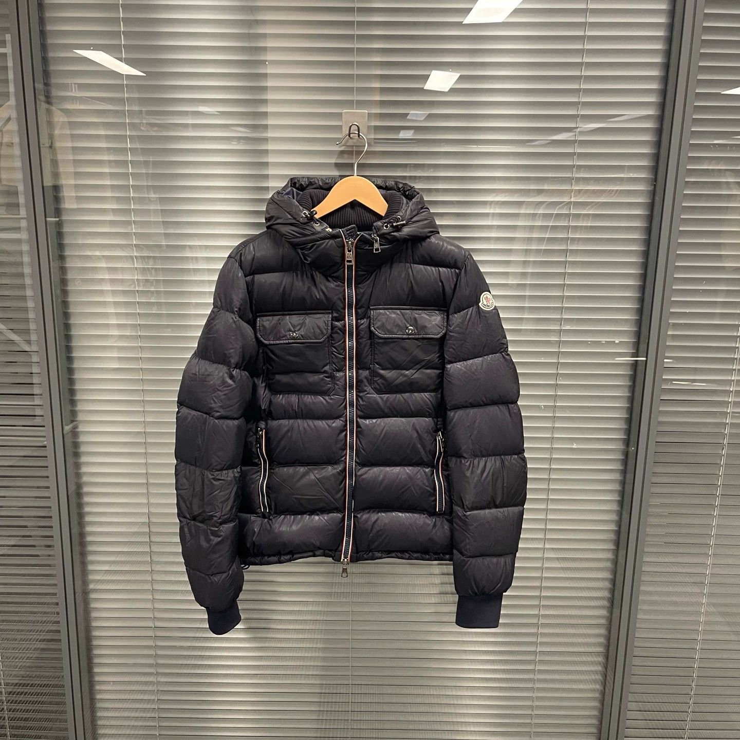 Moncler Moncler Demar colorblocked double pocket puffer SZ2 Size US S / EU 44-46 / 1 - 1 Thumbnail