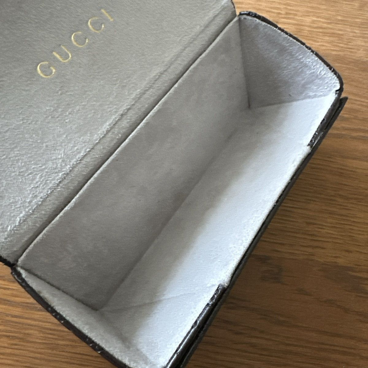 Gucci GUCCI Collapsible Triangular Leather SUNGLASS Case ONLY Size ONE SIZE - 8 Thumbnail