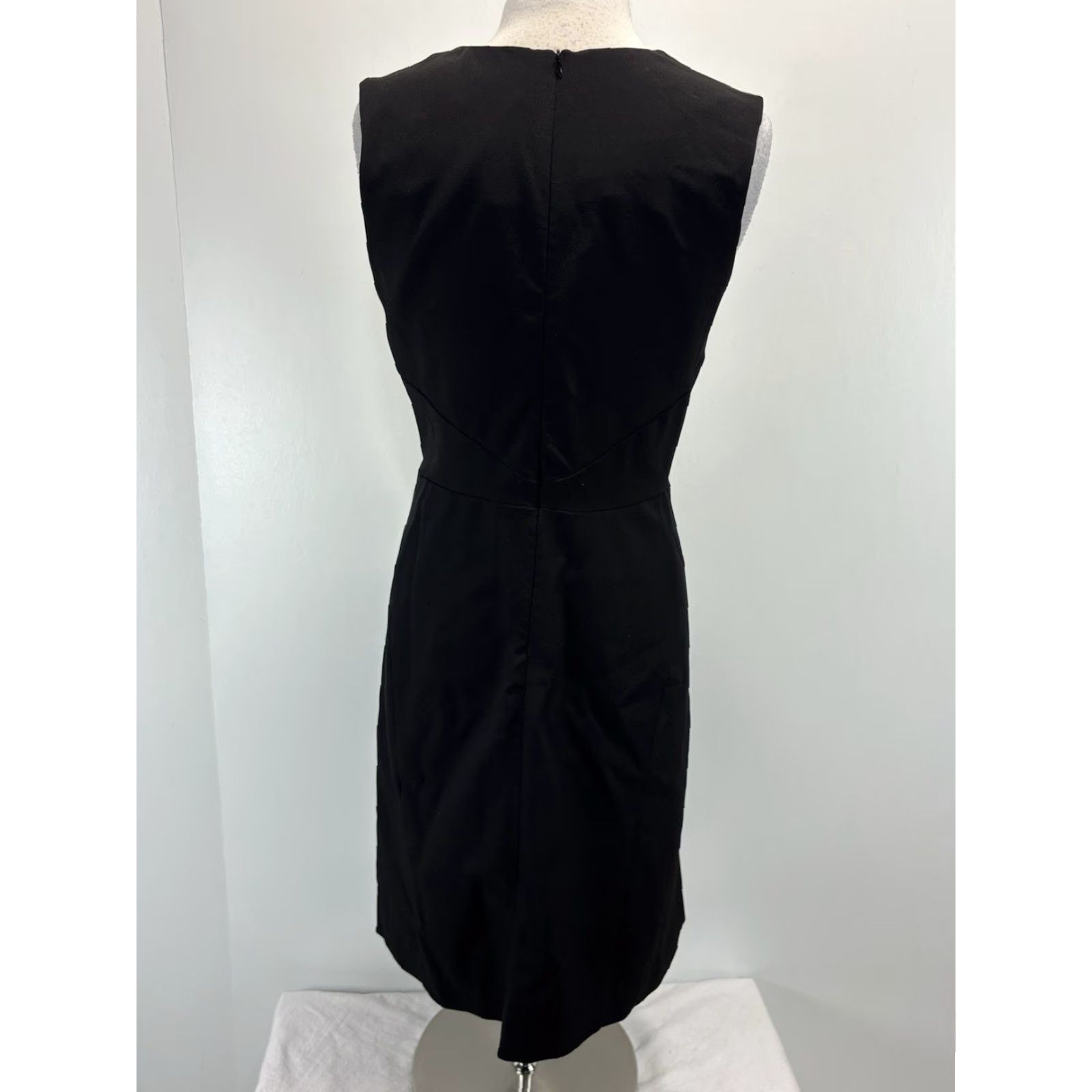 M.M.LaFleur MM Lafleur Black Sheath Dress Women’s 12 Sleeveless Classic Stretch Career Midi V-Neck Zip Dress Size XL / US 12-14 / IT 48-50 - 3 Thumbnail