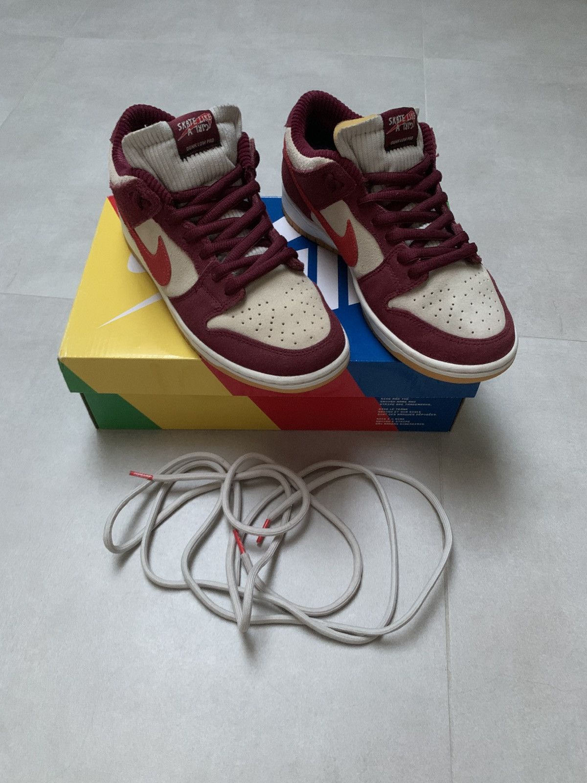 Nike sb dunk skate like a girl