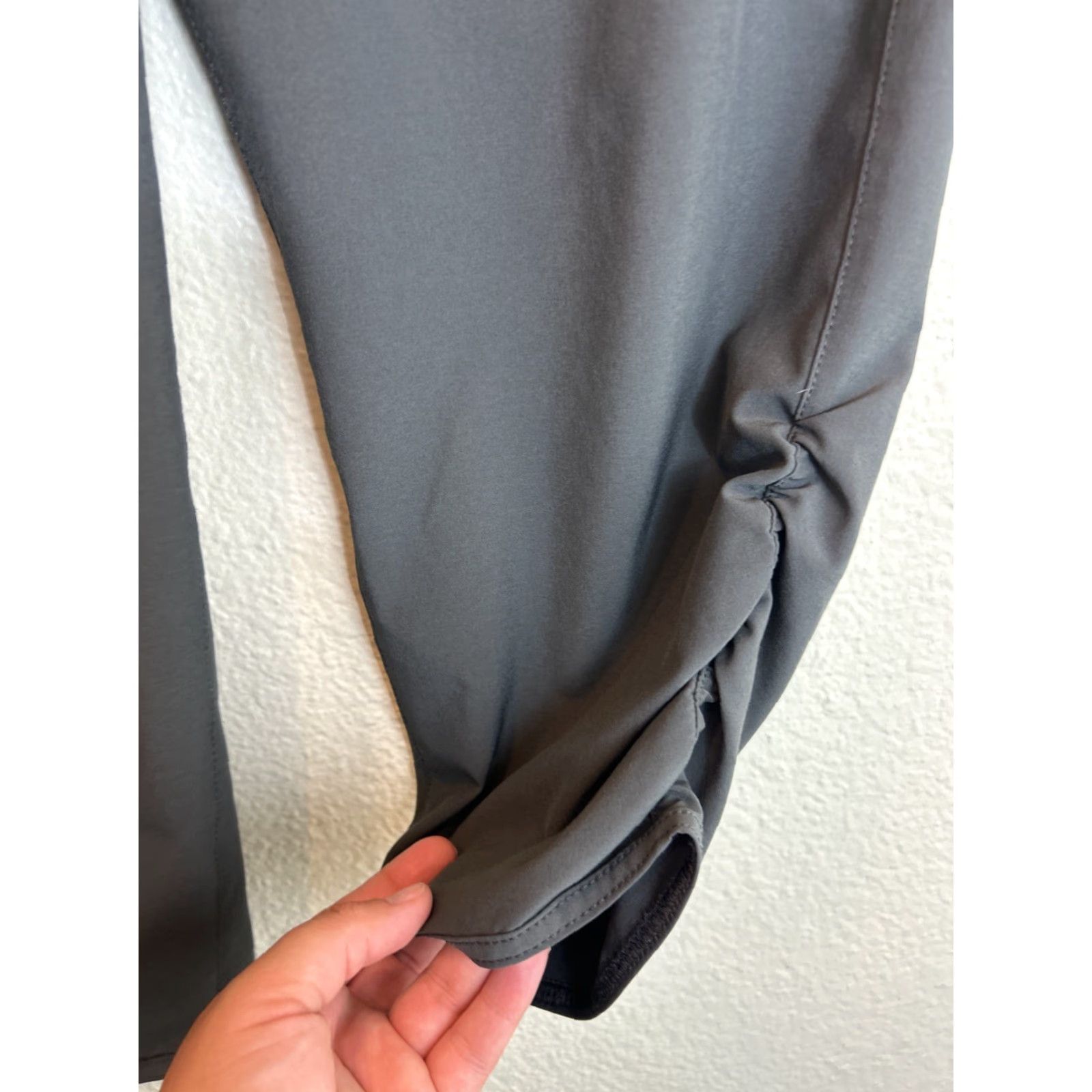 Eddie Bauer Eddie Bauer Womens Capri Pants Size 4 Gray Polyester Adventure 30x22 Size 27" / US 4 / IT 40 - 4 Thumbnail