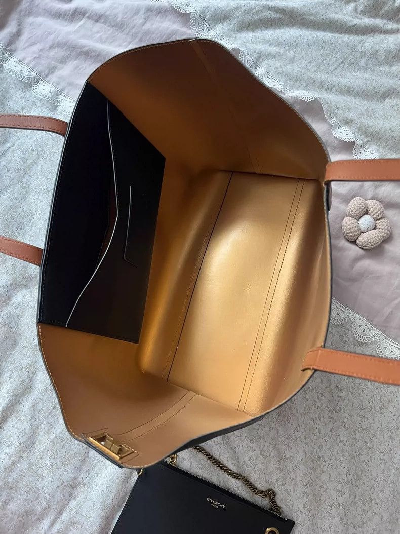 Givenchy Givenchy Black Fashionable Single-shoulder Large Bag Size ONE SIZE - 4 Thumbnail