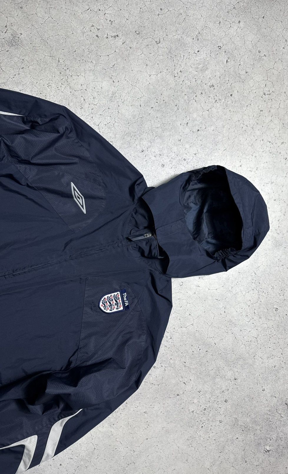 Umbro Umbro England Team Vintage Nylon Football Track Jacket Size US L / EU 52-54 / 3 - 4 Thumbnail