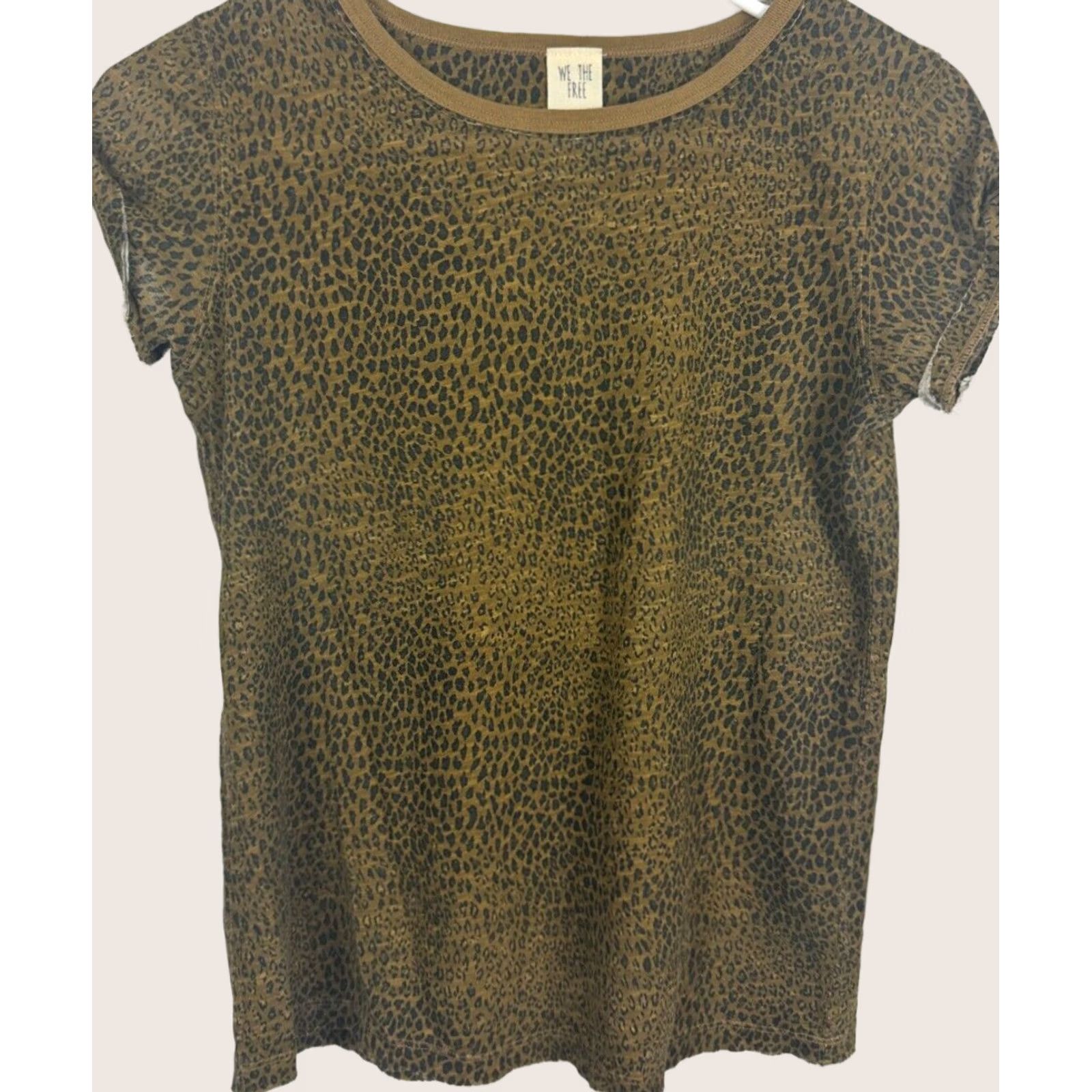 Vintage We The Free People Leopard Cat Print T shirt Women XS Short Sleeve Lightweight Size XS / US 0-2 / IT 36-38 - 1 Thumbnail
