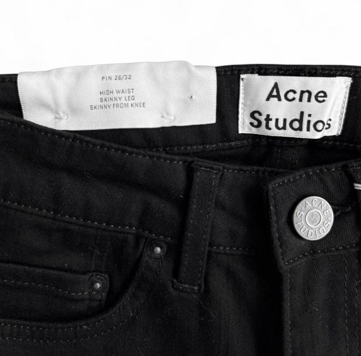 Acne Studios Acne Studios black high-waisted pin black jeans 26/32 Size 26" / US 2 / IT 38 - 2 Thumbnail