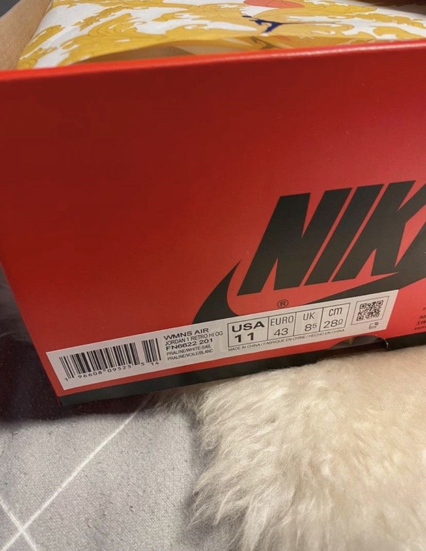 Nike WMNS Air Jordan Retro HI OG Praline/ white-sail Size US 11 / IT 41 - 13 Thumbnail
