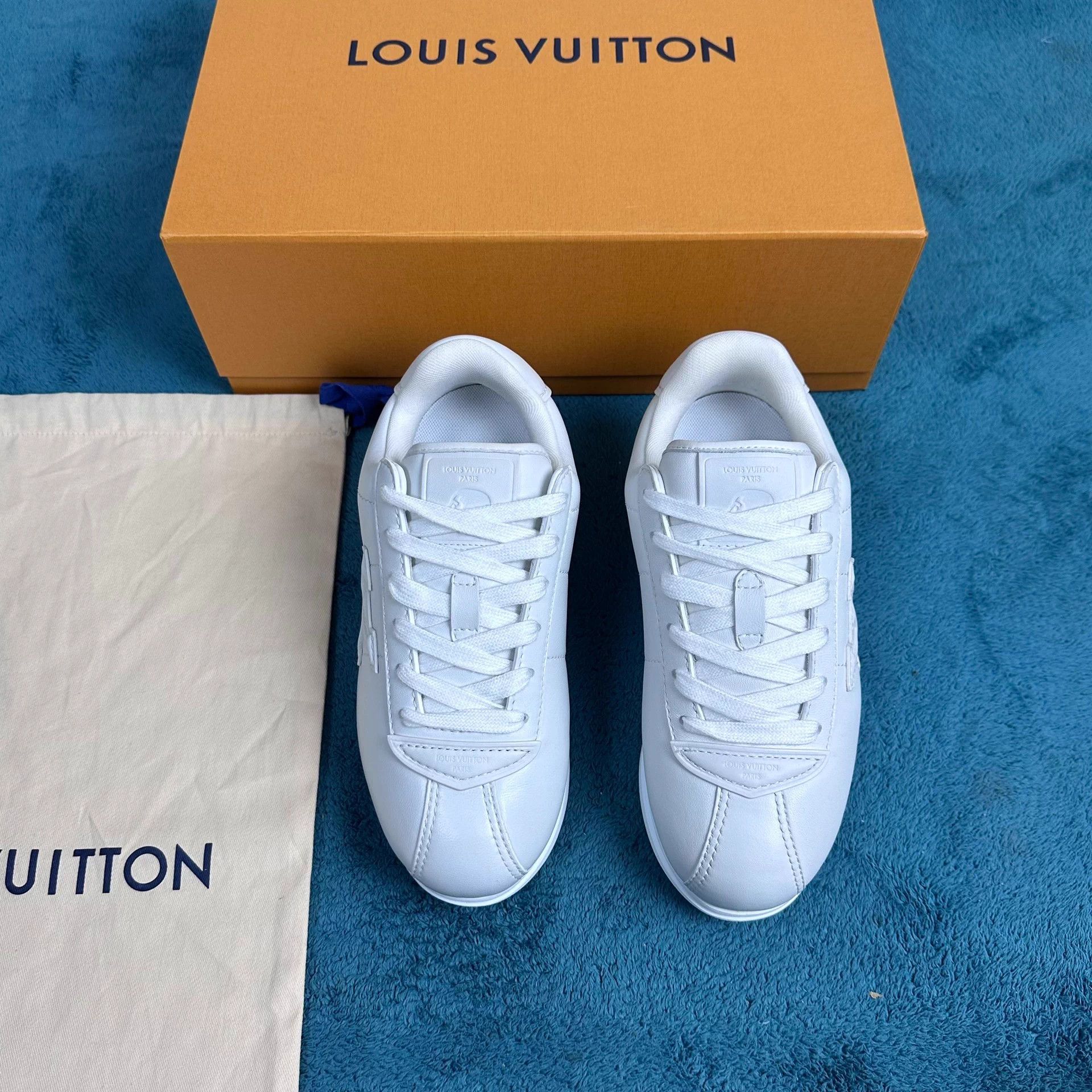 Louis Vuitton Nigo x LV buttersoft FW25 lamb logo low-top white 3.5/37.5 Size US 6.5 / IT 36.5 - 1 Thumbnail