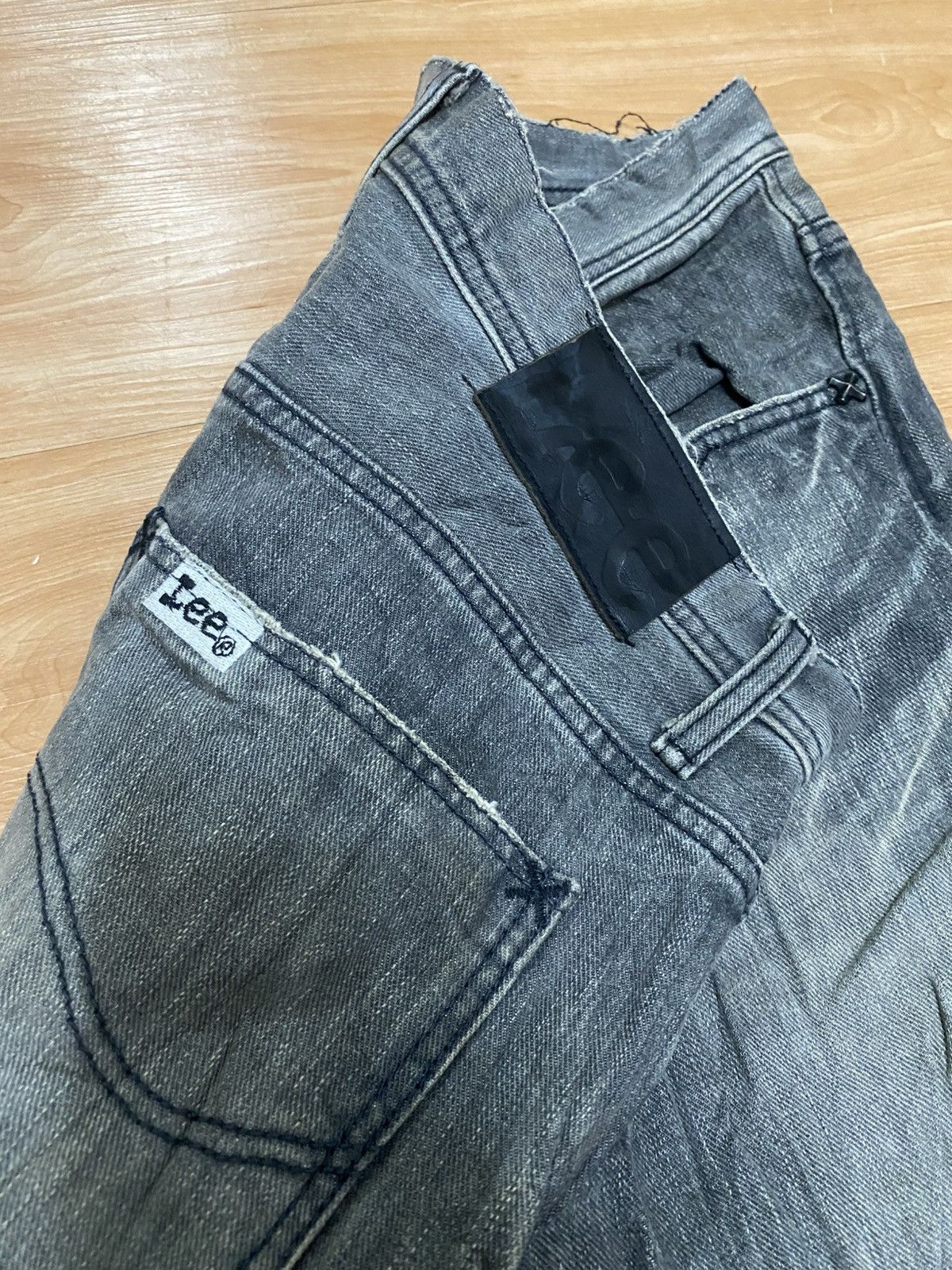 Lee × Vintage Vintage lee rider black faded distressed denim Size US 33 - 8 Thumbnail