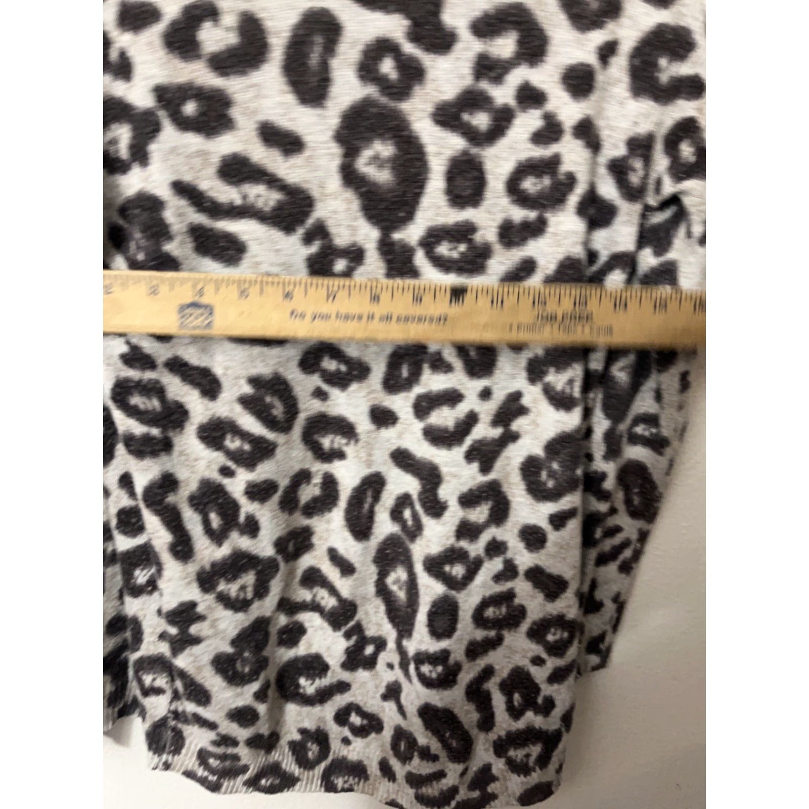 H&M H&M Women's Cardigan Open Front Cheetah Print Multicolor Small S Gray/Black Animal Print Cardigan Womens Small Open Front - 90s/90s Inspired? Size S / US 4 / IT 40 - 6 Thumbnail