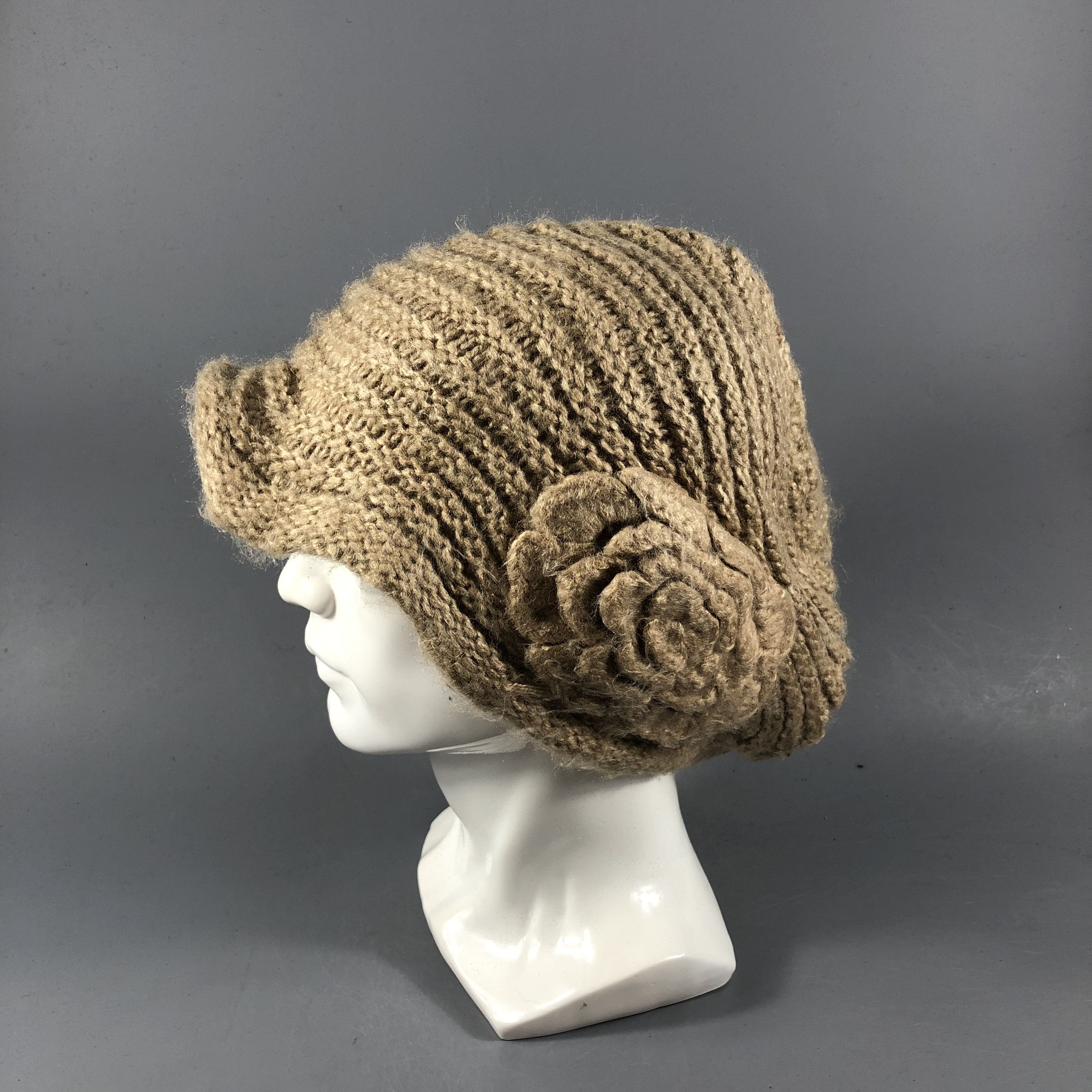 Japanese Brand Earth Music & Ecology Crochet Flower Beanie Snowcap B857 Size ONE SIZE - 1 Thumbnail