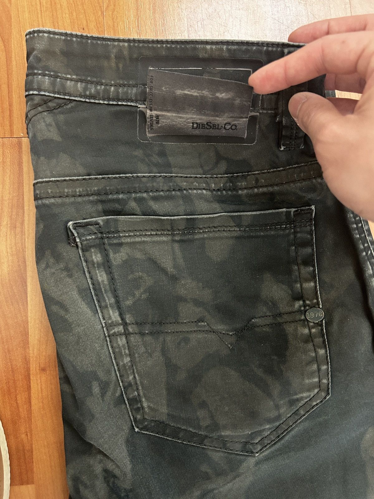 Diesel × Diesel Black Gold Diesel Thavar « Faces » slim pants 31W x32L Size US 31 - 6 Thumbnail