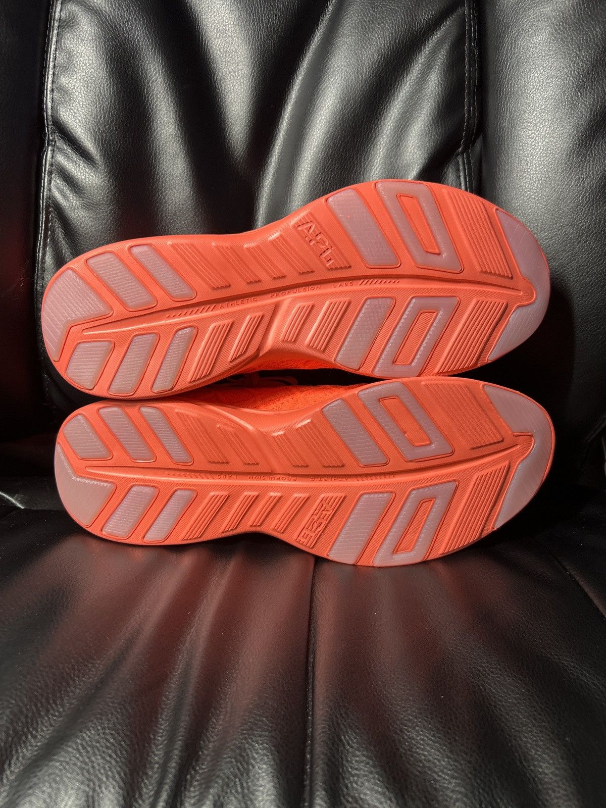APL APL TechLoom Phantom Running Shoes Mens 11/Women’s 12.5 Size US 11 / EU 44 - 2 Thumbnail