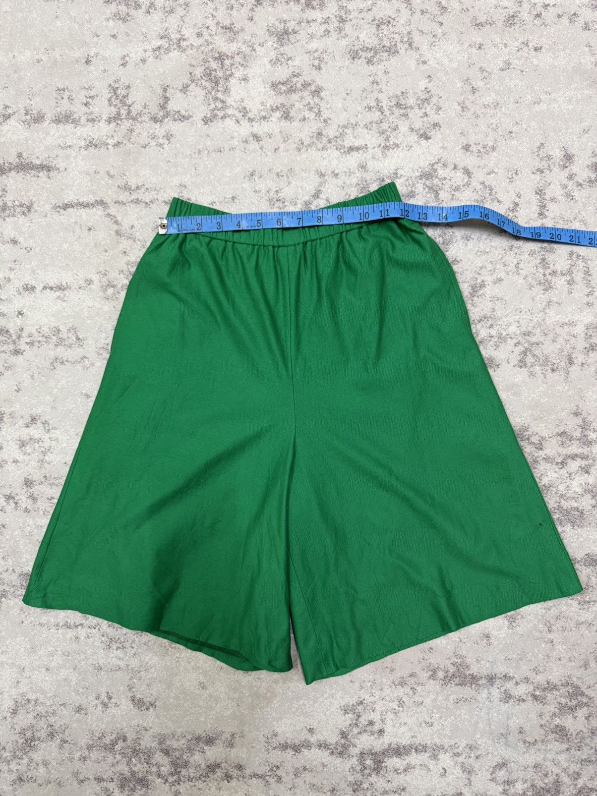 Yves Saint Laurent Vintage Yves Saint Laurent Wide Leg Short Pants Size 24" / US 00 / IT 34 - 13 Thumbnail