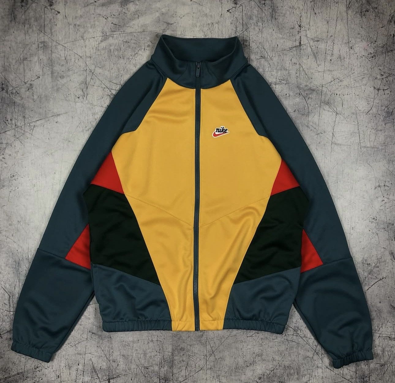 Vintage Nike multicolor jacket size S/M rare