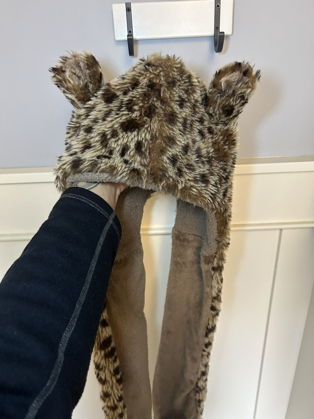 Aldo Vintage Aldo sherpa fleece lined leopard fur hat accessory Size ONE SIZE - 12 Thumbnail