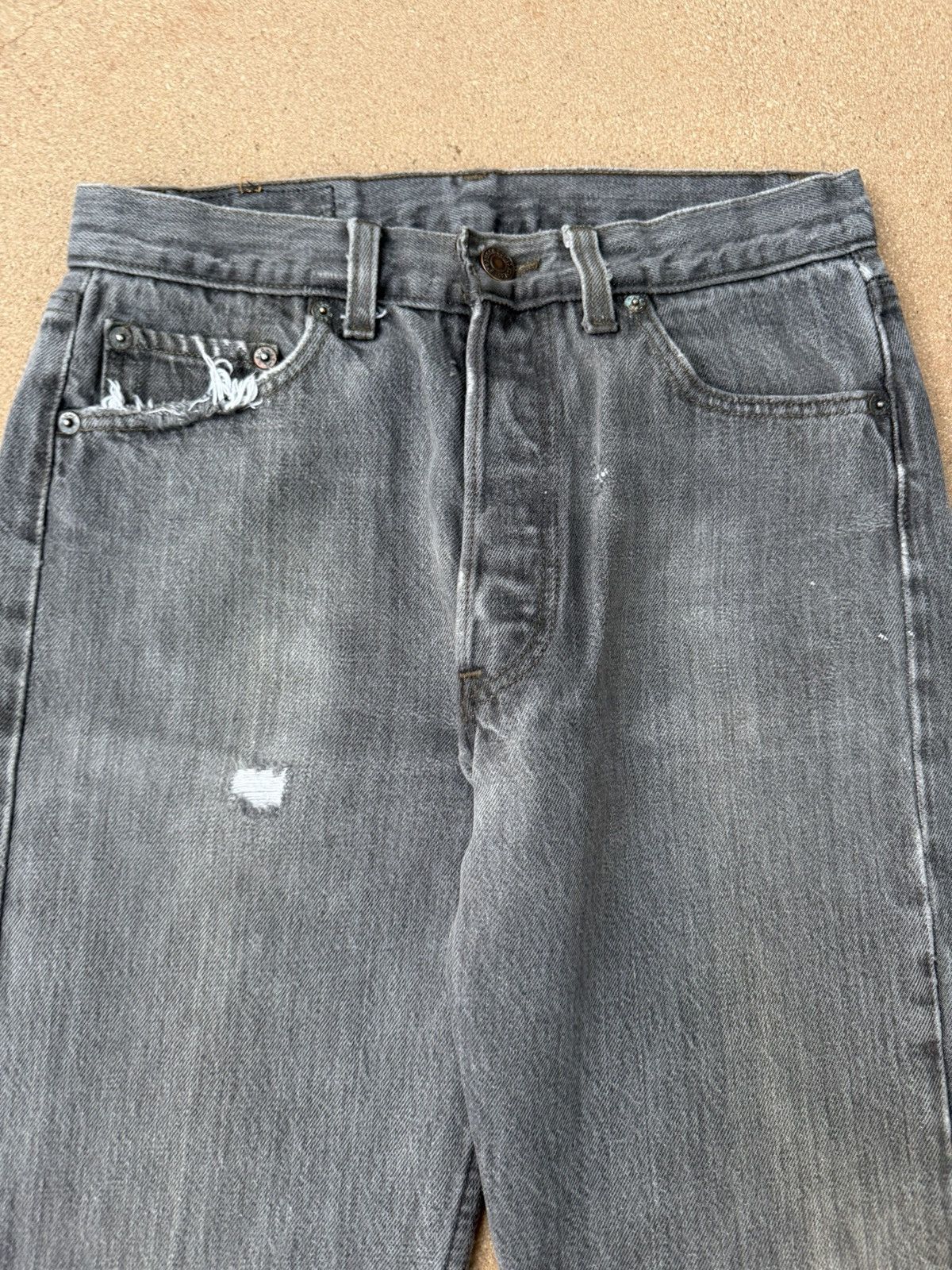 Levi's Vintage 90s Levi’s 501xx Buttonfly l Faded Black Jeans 28x29 Size US 28 / EU 44 - 4 Thumbnail