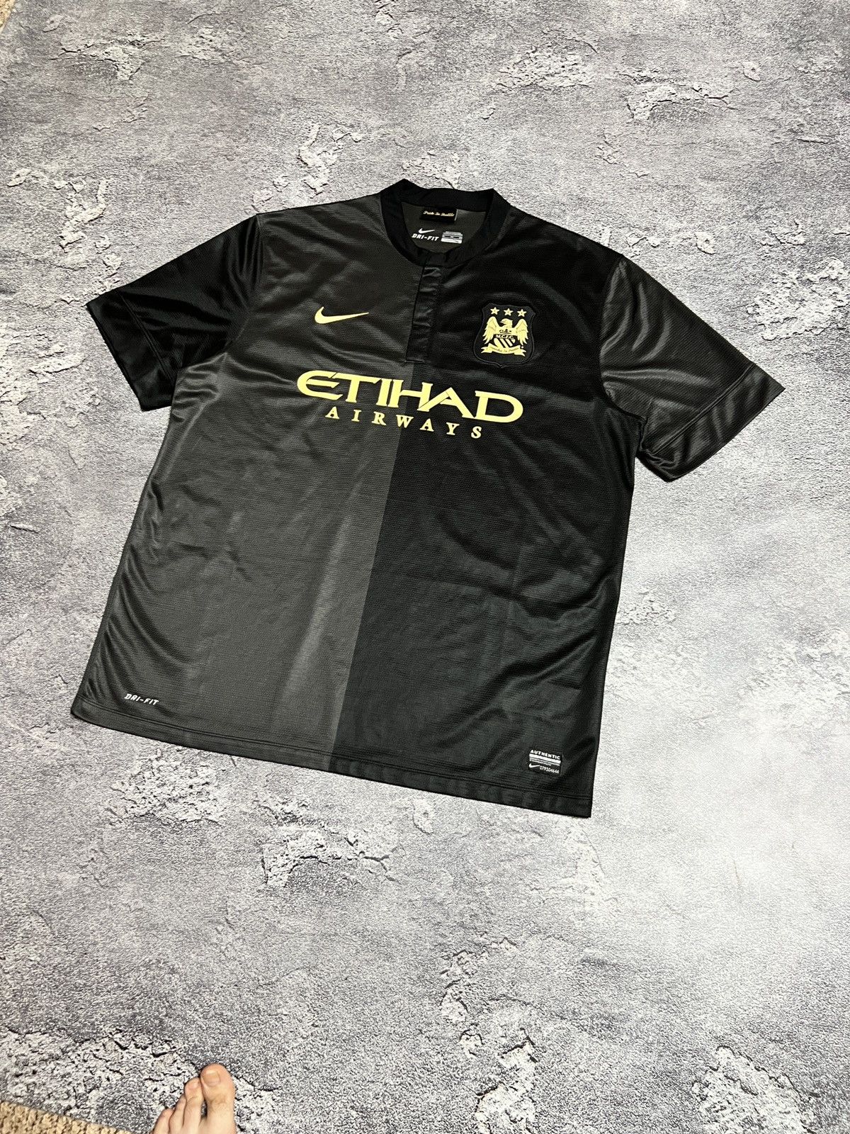 Nike Nike Manchester City 2013/14 away jersey Size US XL / EU 56 / 4 - 4 Thumbnail