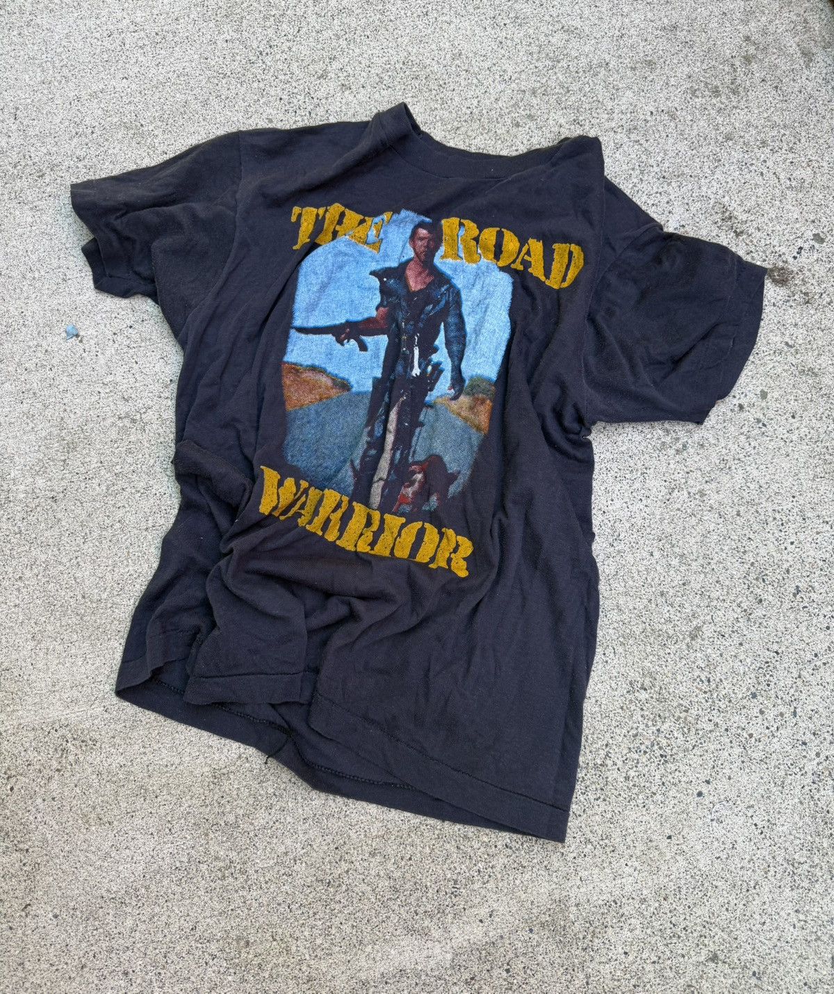 Vintage Vintage Mad Max Movie Promo shirt Size US L / EU 52-54 / 3 - 1 Thumbnail