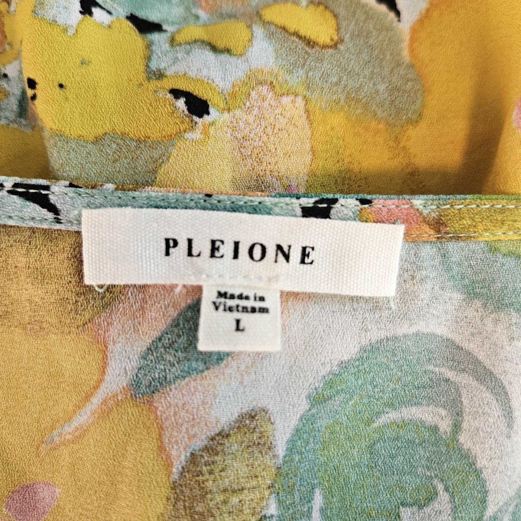 Twisted X Pleione Blouse Shirt Womens Top L Green Pink Twisted Front Flutter Sleeve V-Neck Short Sleeve Pullover Casual Modern Basic Size L / US 10 / IT 46 - 5 Thumbnail