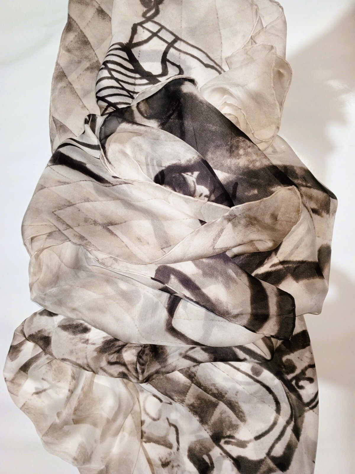 Chanel CHANEL Paris France CC Logo Woman Lady Silk Shawl Scarf Size ONE SIZE - 13 Thumbnail