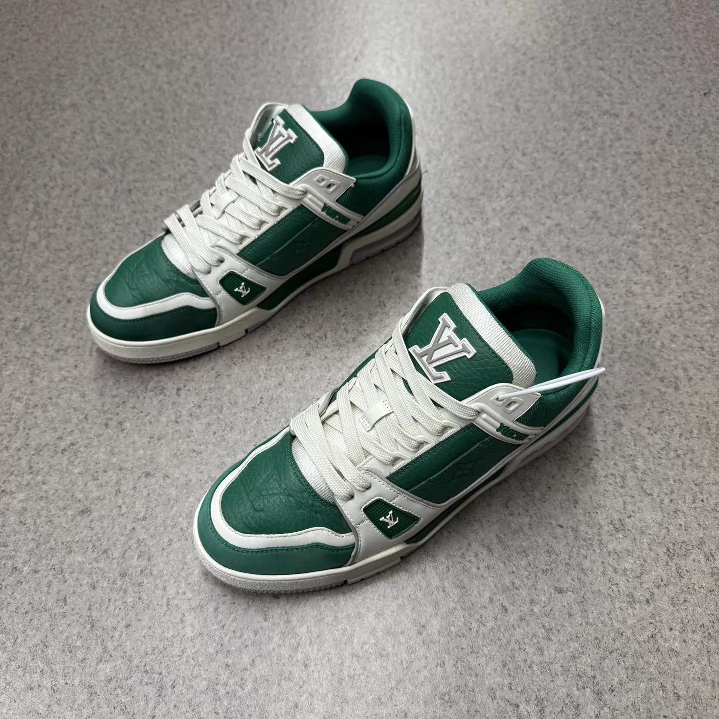 Louis Vuitton Louis Vuitton Trainer New White Green Embossed 8.5/42.5 Size US 9.5 / EU 42-43 - 5 Thumbnail
