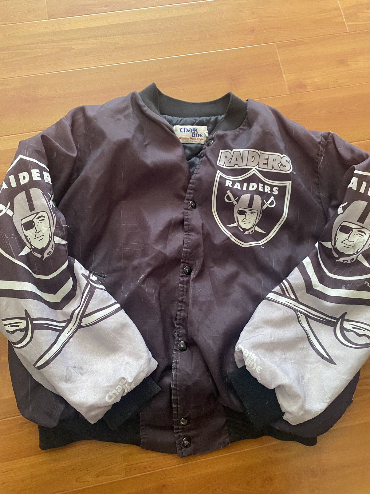 image of Vintage Chalk Line Oakland Raiders Jacket in Black, Men's (Size XL)