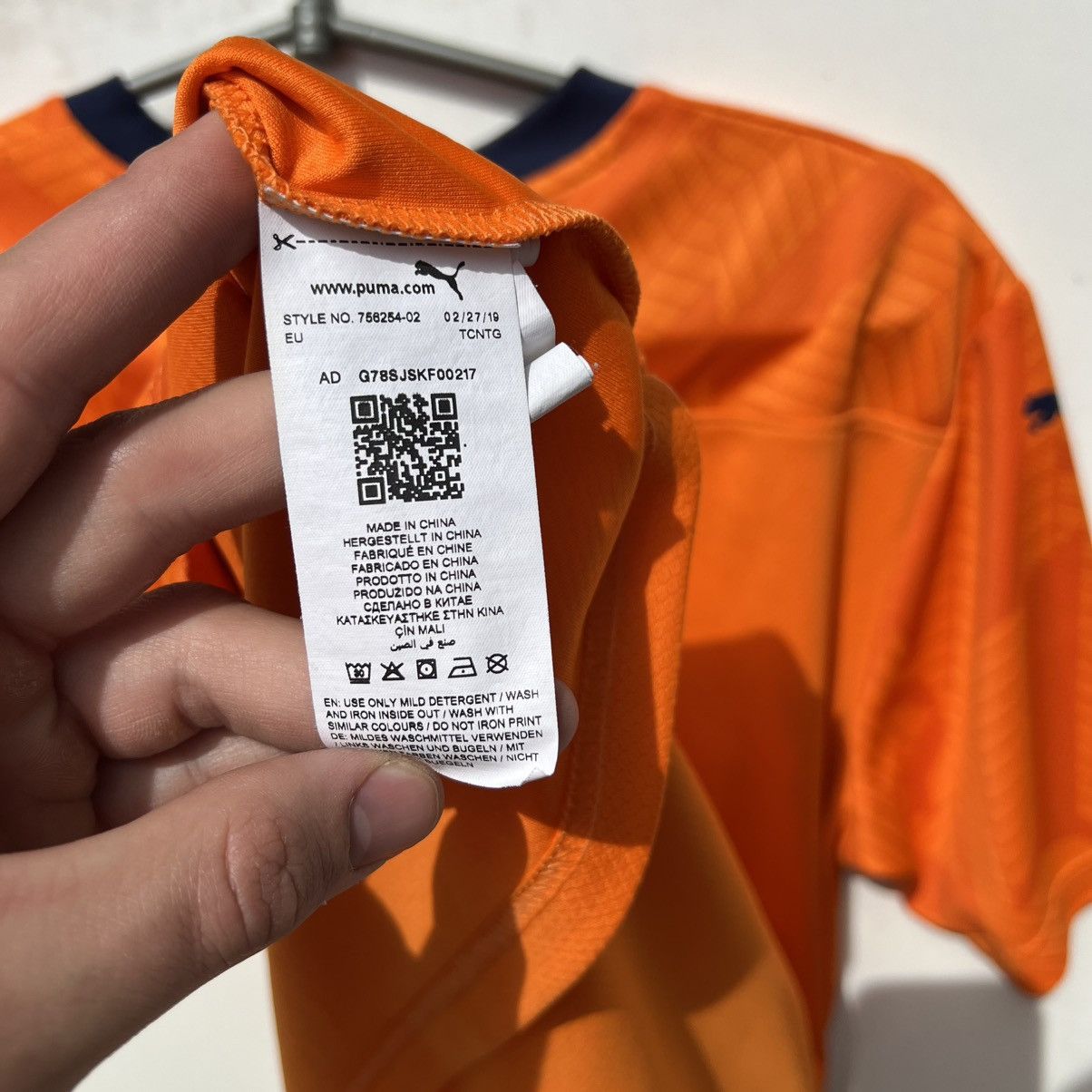Puma NEWCASTLE UNITED 2019 2020 FOOTBAL SHIRT SOCCER JERSEY PUMA Size US M / EU 48-50 / 2 - 8 Thumbnail