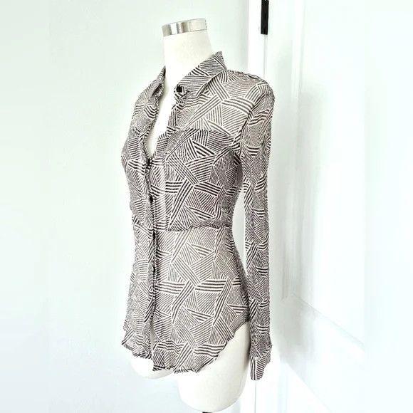 Theory Darlia B&W Silk Striped Collared V-Neck Long Slv Blouse Size S / US 4 / IT 40 - 3 Thumbnail