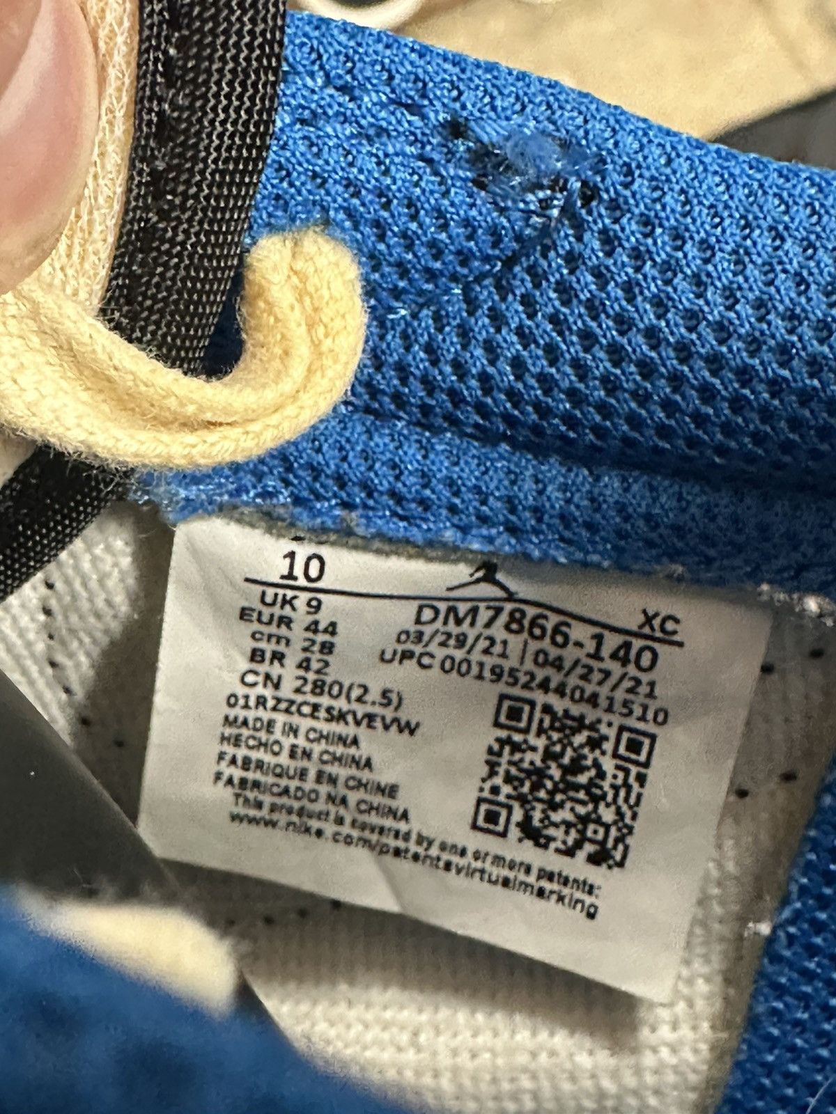 Nike × Travis Scott Travis scott low fragments Size US 10 / EU 43 - 8 Thumbnail