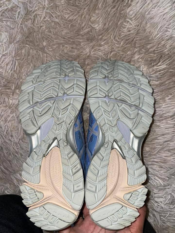 Asics Asics Kahana 8 Size US 8.5 / EU 41-42 - 4 Thumbnail