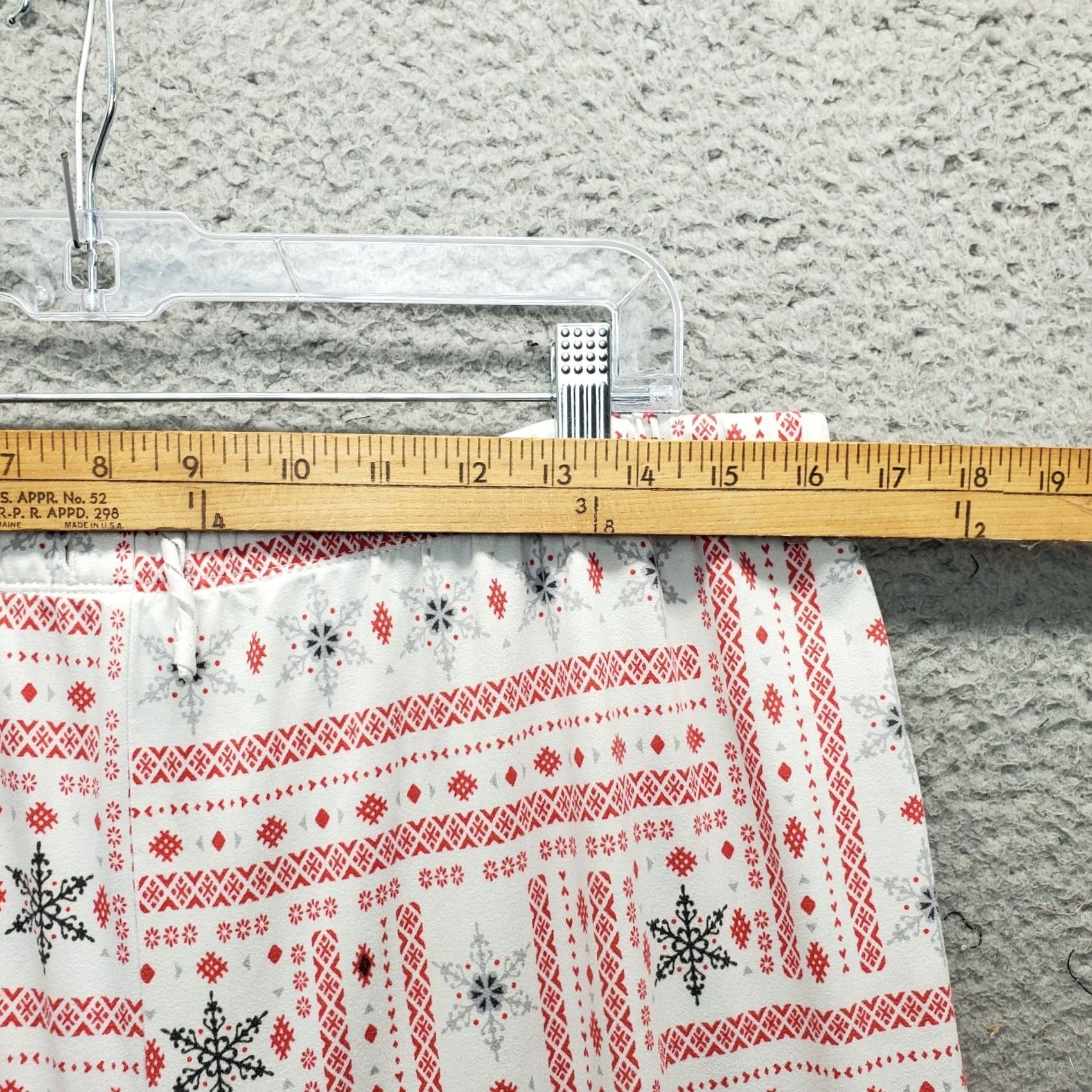 Ellen Tracy Ellen Tracy Pajama Set Womens L Multicolor Snow Flag Print Winter Button Front Size ONE SIZE - 7 Thumbnail