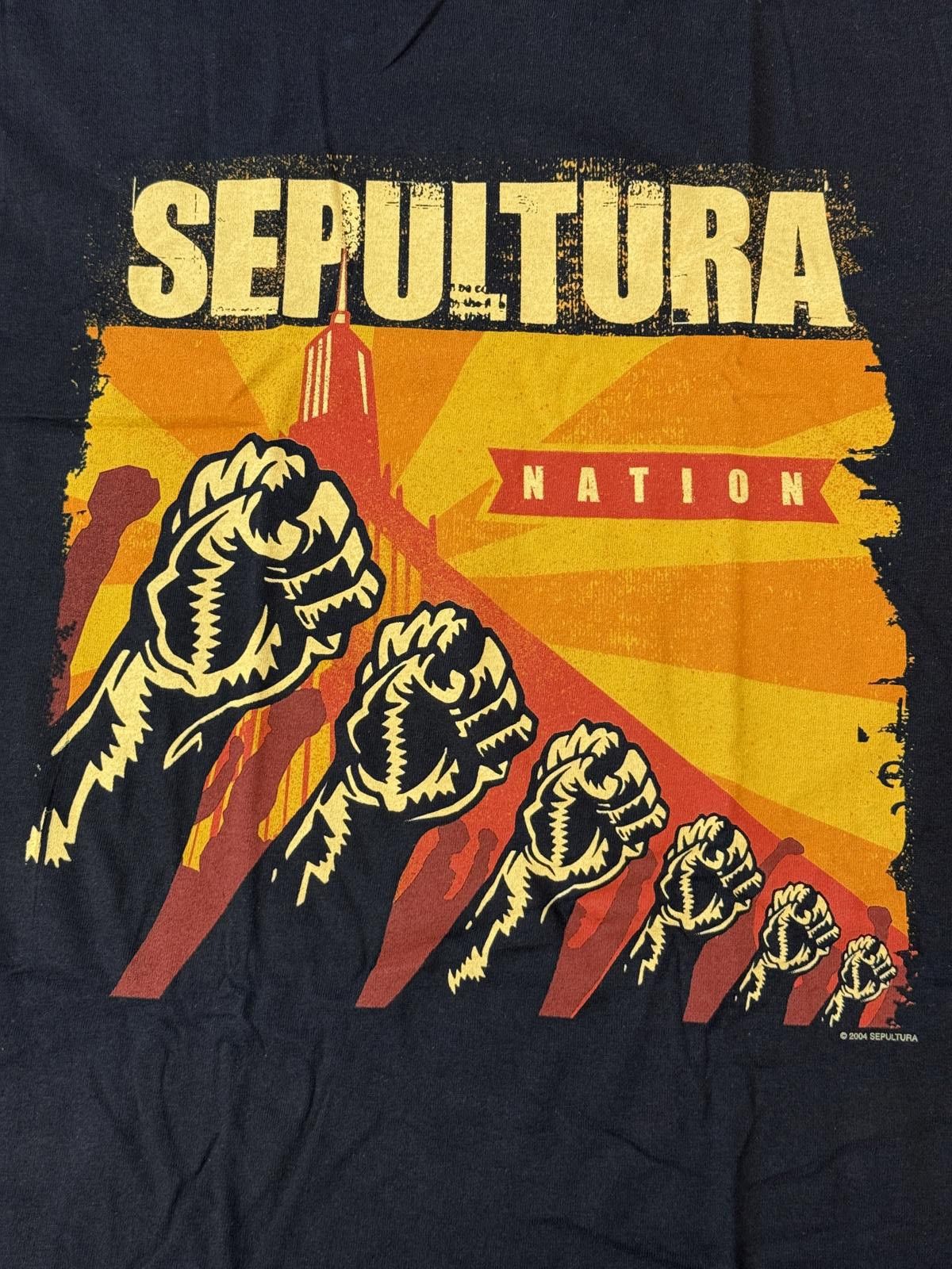 Designer VTG Sepulura Nation Band T-shirt - 2004 Fists Up S Size US S / EU 44-46 / 1 - 3 Thumbnail