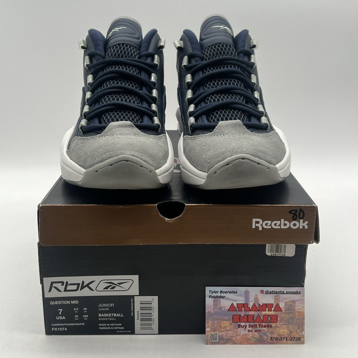 Reebok Question mid big kid Georgetown Size US 7 / EU 40 - 2 Thumbnail