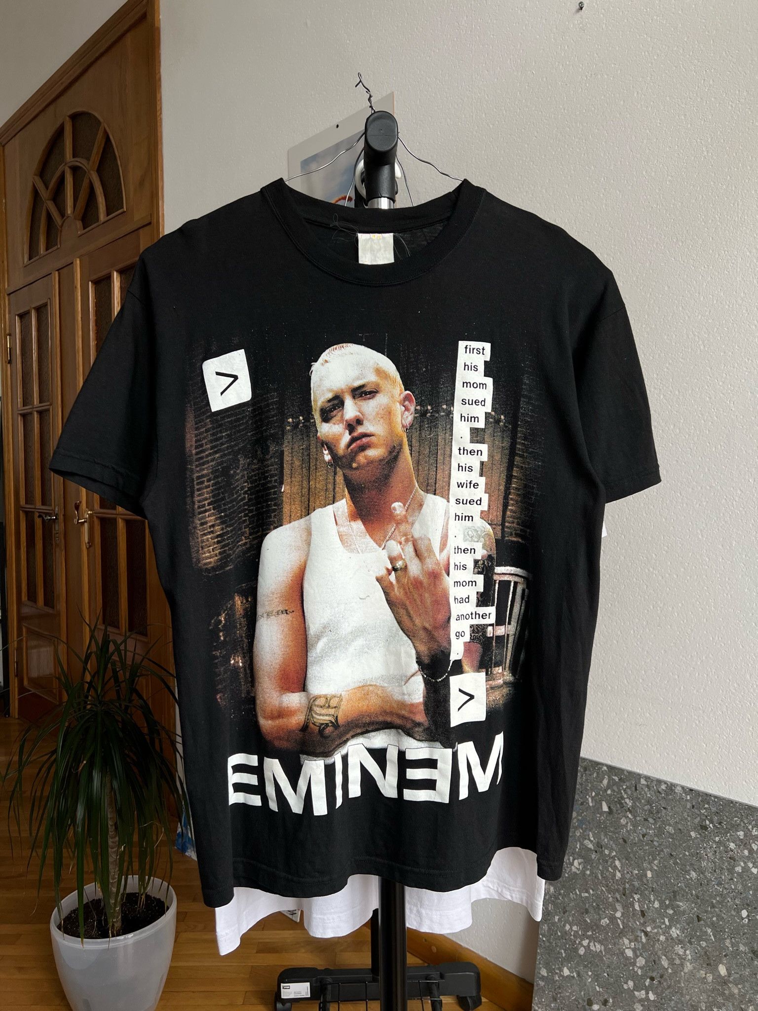 image of Band Tees x Rap Tees Vintage 2000 Eminem T-Shirt (Dr. Dre 50 Cent Ice Cube) in Black (Size XL)