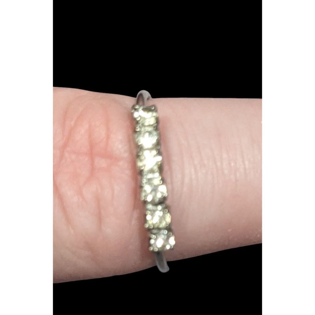 Other Simple Elegant Rhinestone Line Silver Tone Ring Size 8 1/4 Size ONE SIZE - 7 Thumbnail