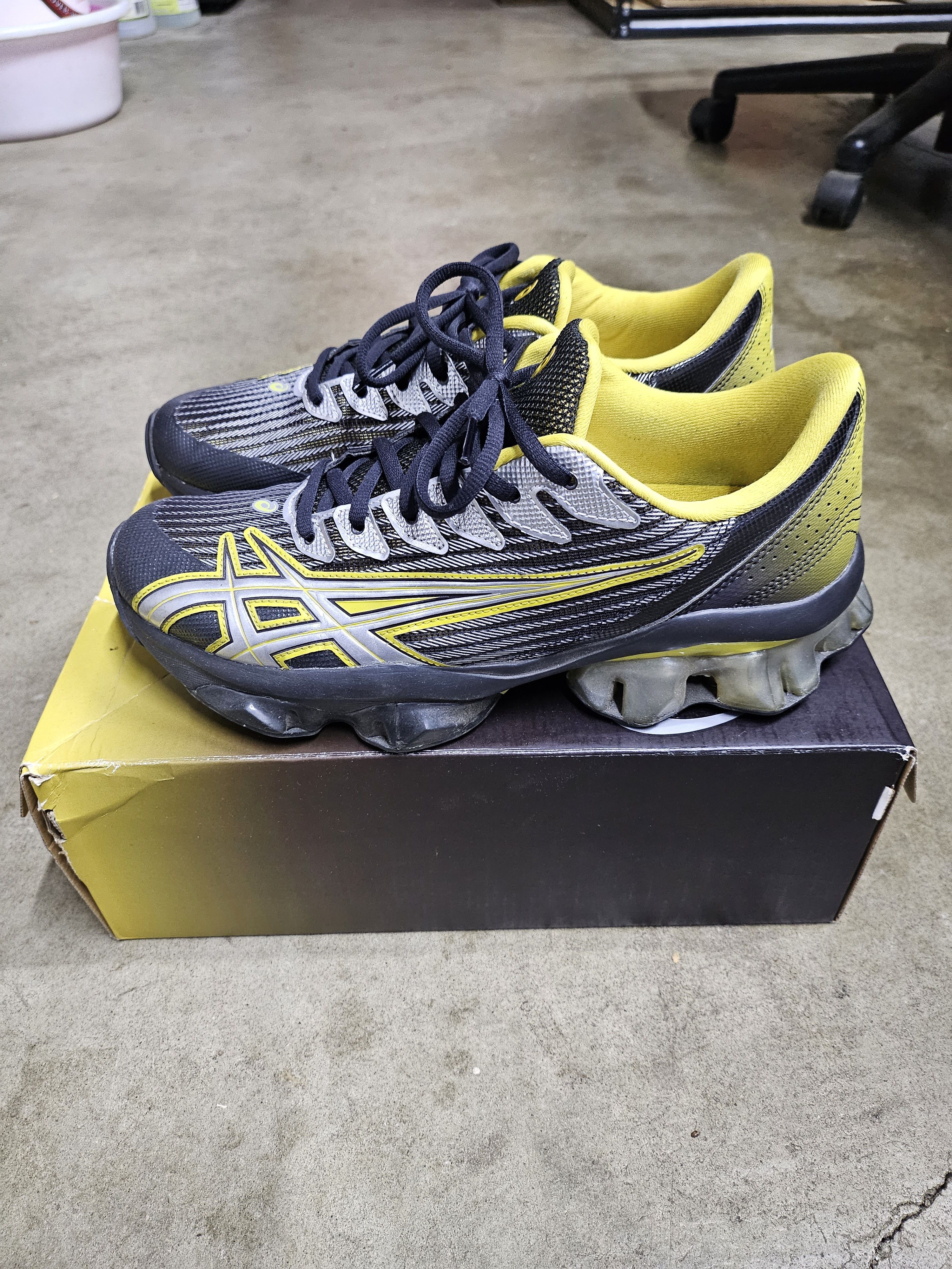 image of Kiko Kostadinov Asics Gel-Quantum Levitrack Shoes in Meteorite/Cress Green, Men's (Size 9)