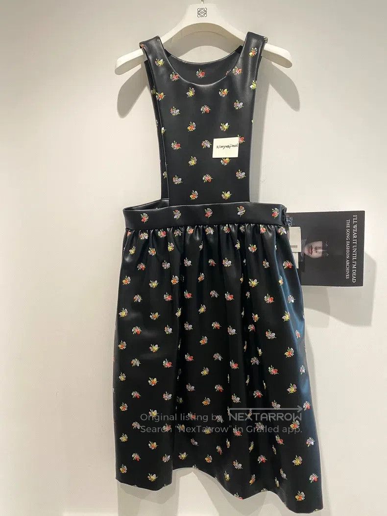 Comme des Garcons Comme Des Garcons Embroidered leather skirt Size S / US 4 / IT 40 - 1 Thumbnail