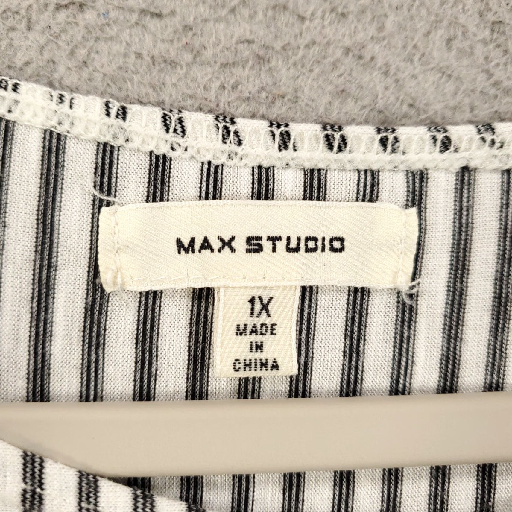 Vintage Max Studio Top Women’s 1X Boho Striped Black White Pullover Twist Waist Tie Top Size XL / US 12-14 / IT 48-50 - 5 Thumbnail