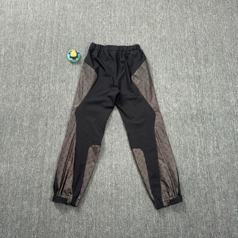 Louis Vuitton LOUIS VUITTON 2054 Heat-sensing full-print Logo sweatpants Size US 40 / EU 56 - 2 Thumbnail