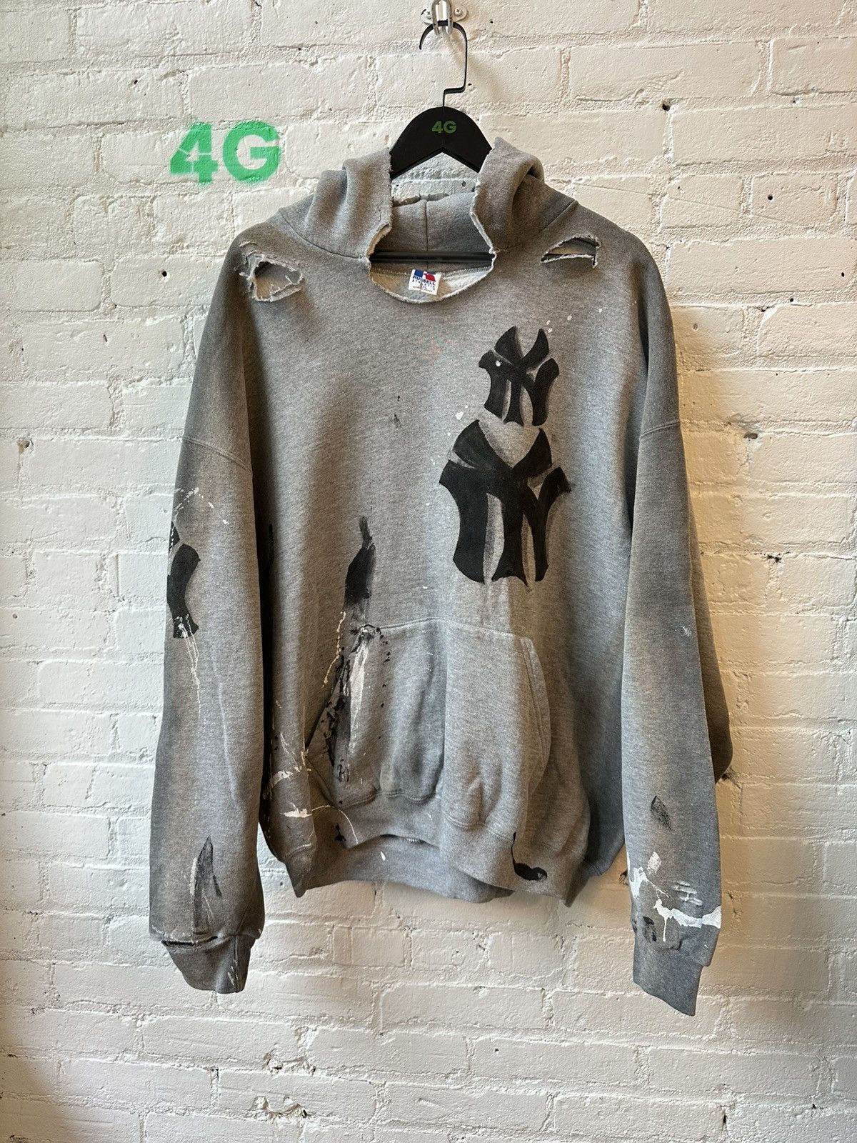 VINTAGE RUSSELL XXL NY YANKEES THRASHED HOODIE