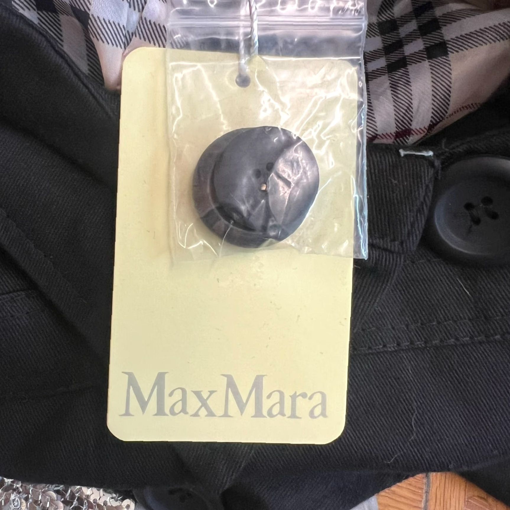 Max Mara Max Mara Double Breasted Short Trench Coat Womens Jr Size L Black Size 36" / US 14 / IT 50 - 6 Thumbnail