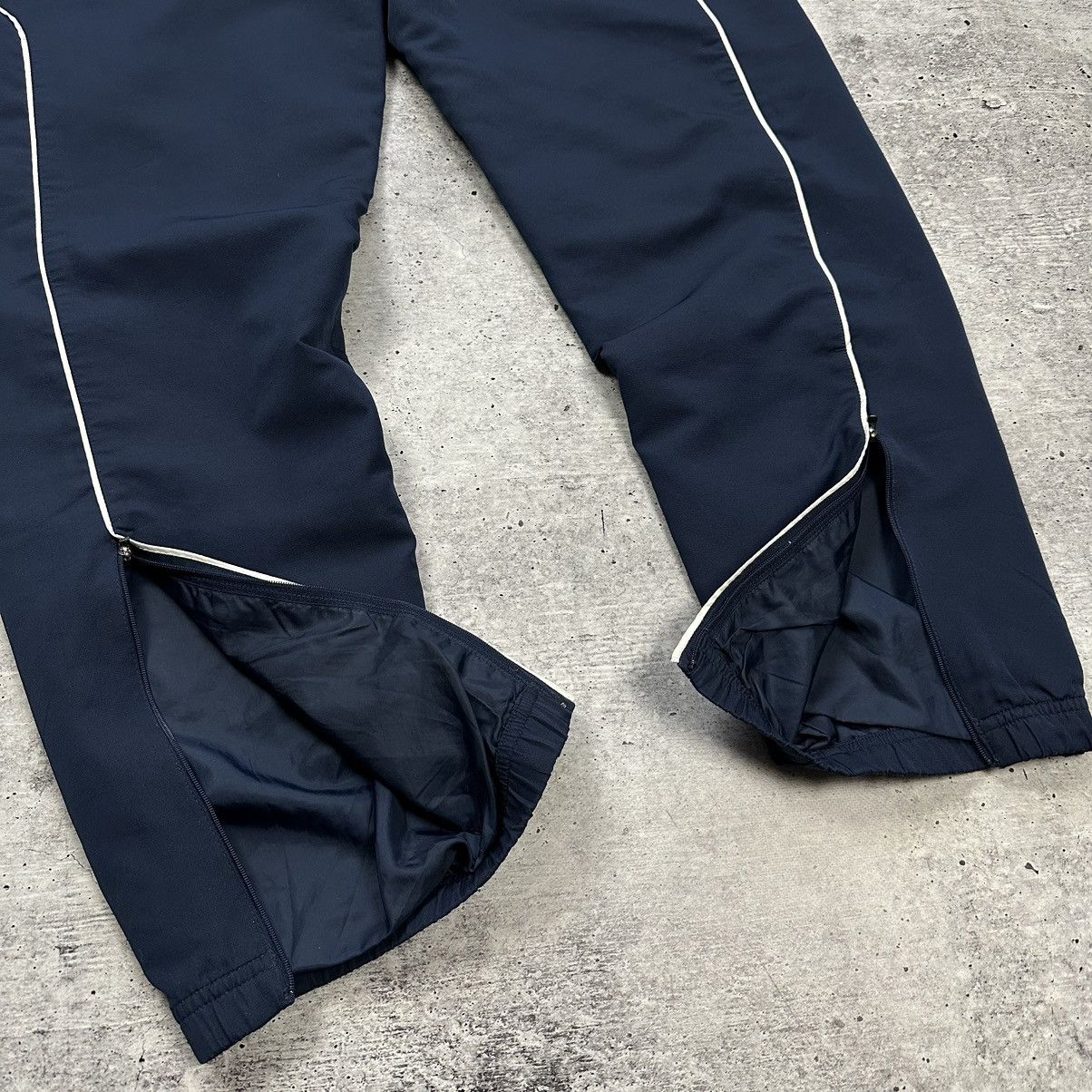 Vintage Vintage Nike Track Pants Navy Blue White Inserts Size US 32 / EU 48 - 12 Thumbnail