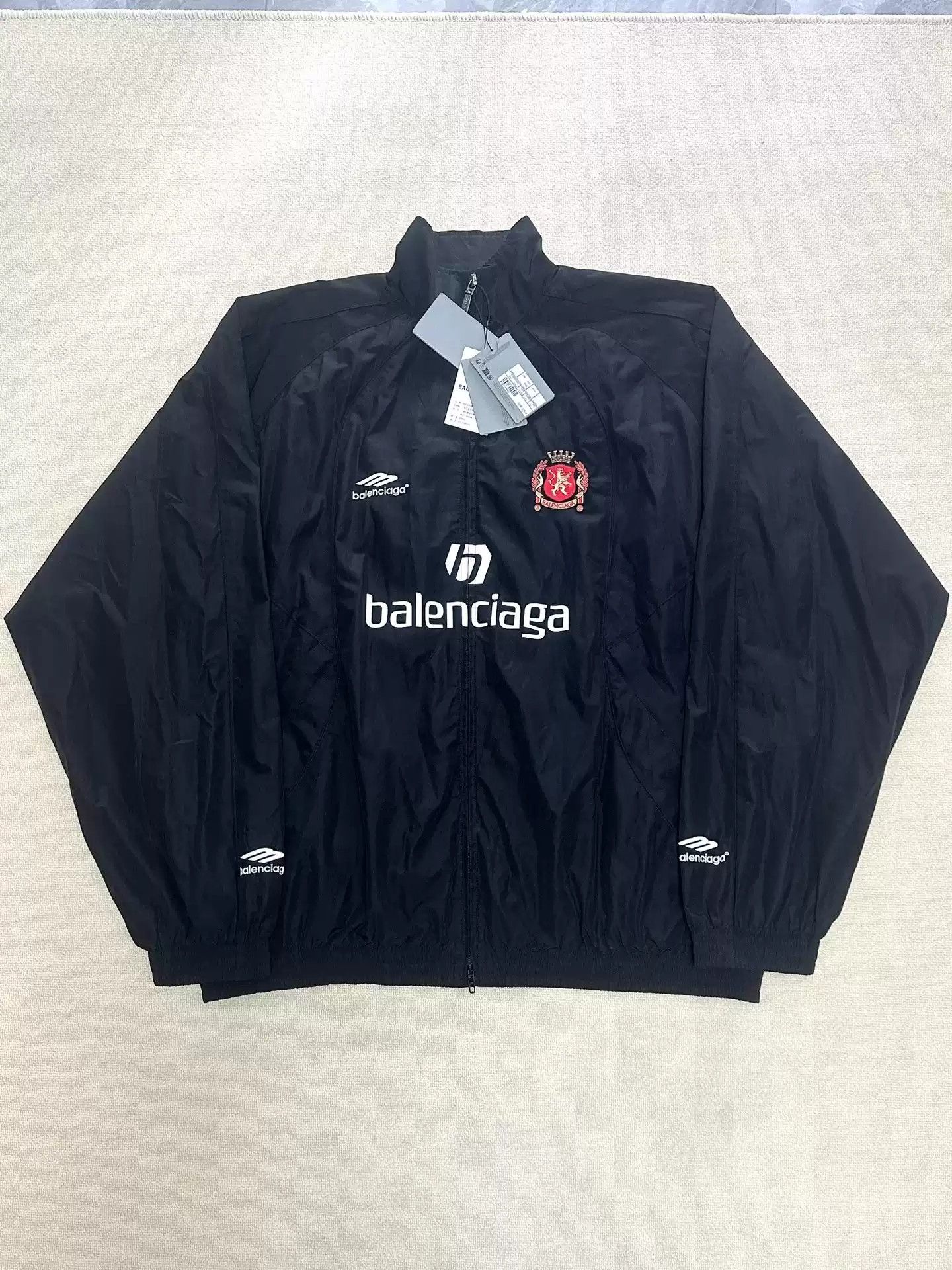 image of Balenciaga 24Ss Manchester United Football Shanghai Exclusive Nylon Jacket in Black (Size Large)