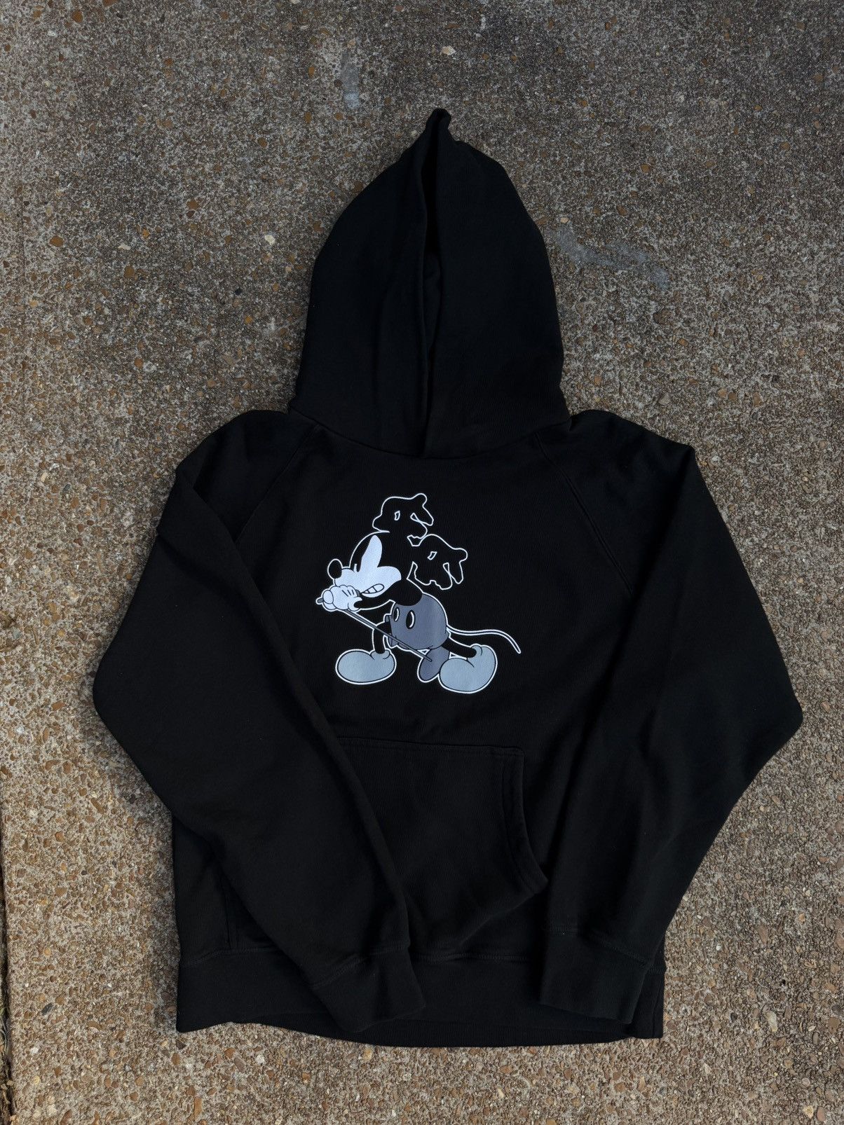 Condone Mickey (N)
