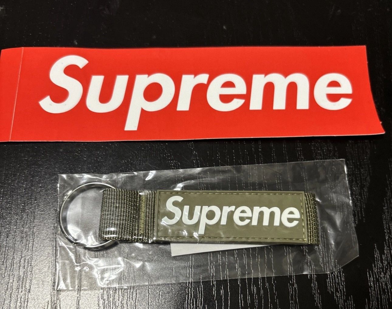 Supreme Supreme level keychain | Grailed