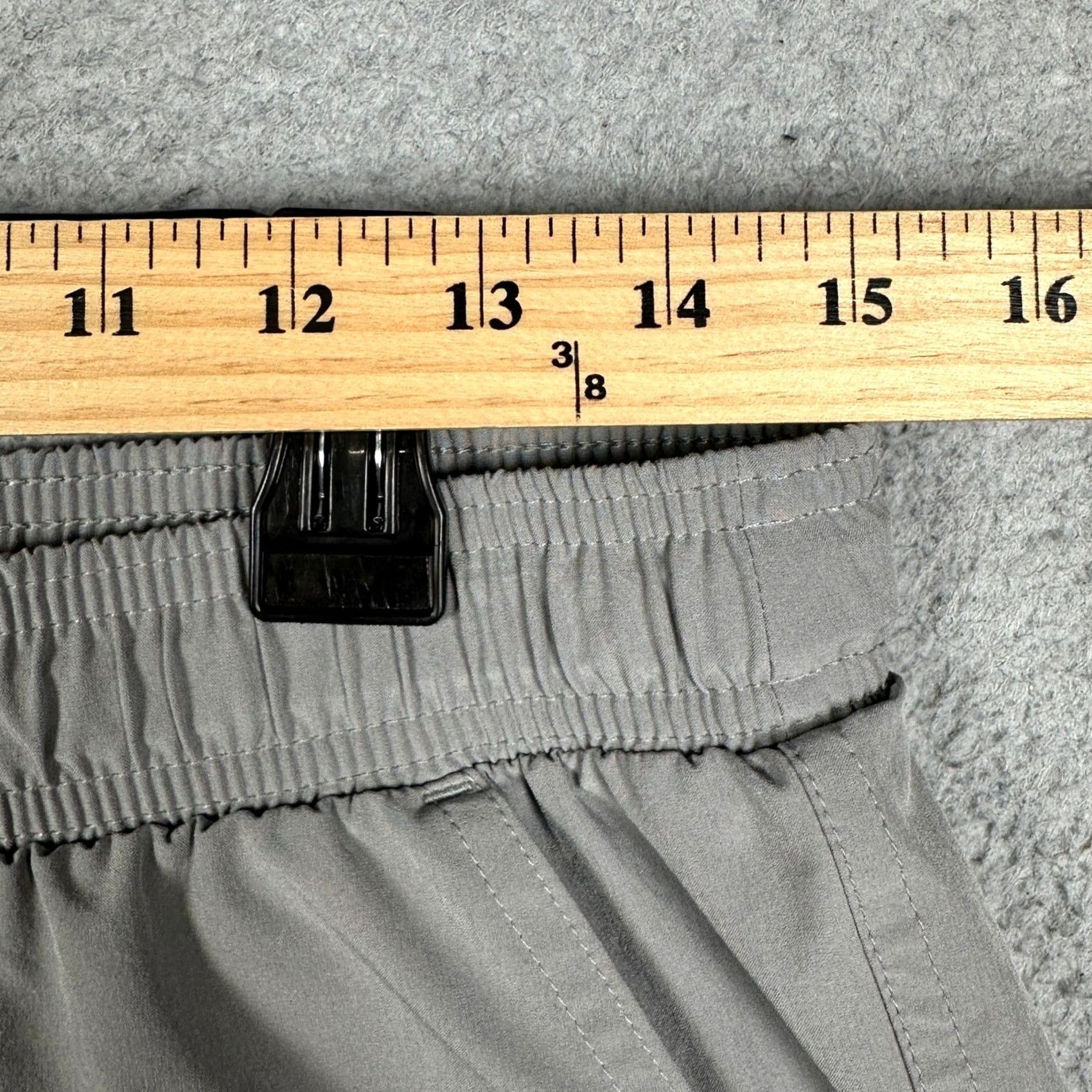 Vintage VRST Shorts Mens M Gray Athletic Lined Training Elastic Waist EUC Pockets Moisture Wicking Inseam 6.5 in Drawstring Sporty Casual Activewear Size US 31 - 6 Thumbnail