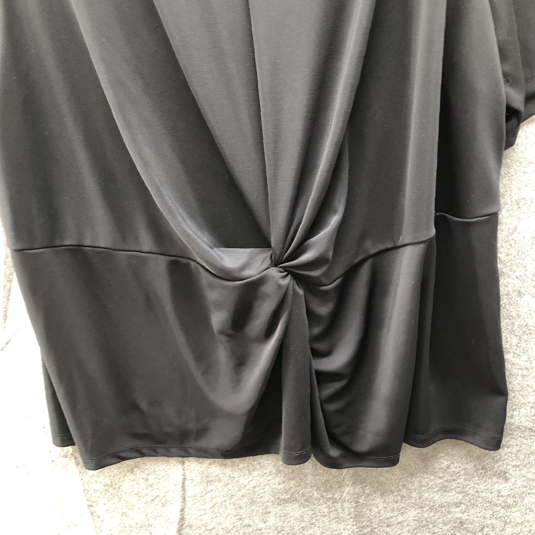 Talbots Talbots Blouse Short Sleeve Top Womens 3X Black Jersey Knit V-Neck Twist Front Shirt Pattern: Solid/Stretch Casual Size XXL / US 16-18 / IT 52-54 - 4 Thumbnail