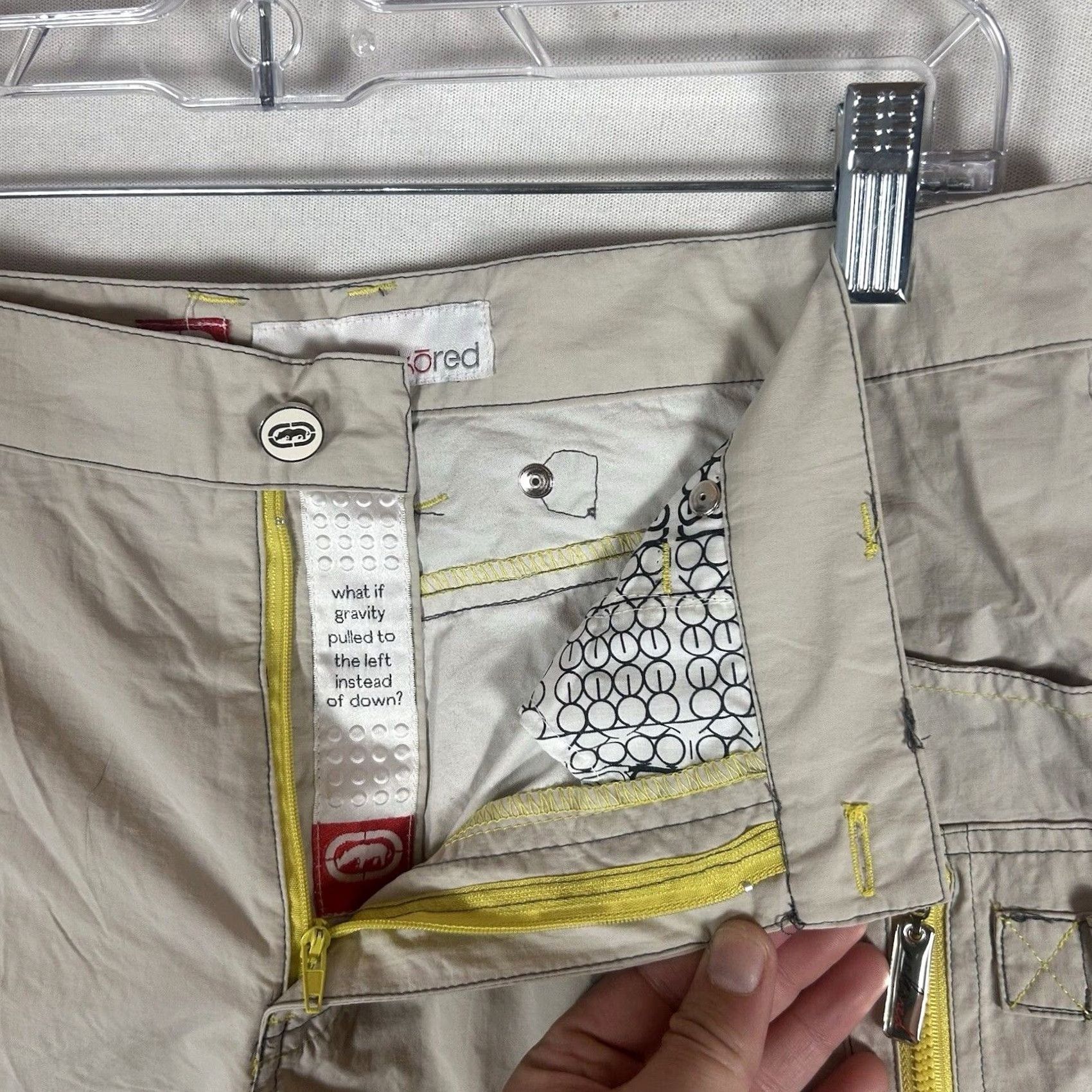 Vintage Ecko Red Ecko UNLTD Junior Womens Khaki Brown Utility Shorts Size 9 Casual Chino Size 30" / US 8 / IT 44 - 2 Thumbnail
